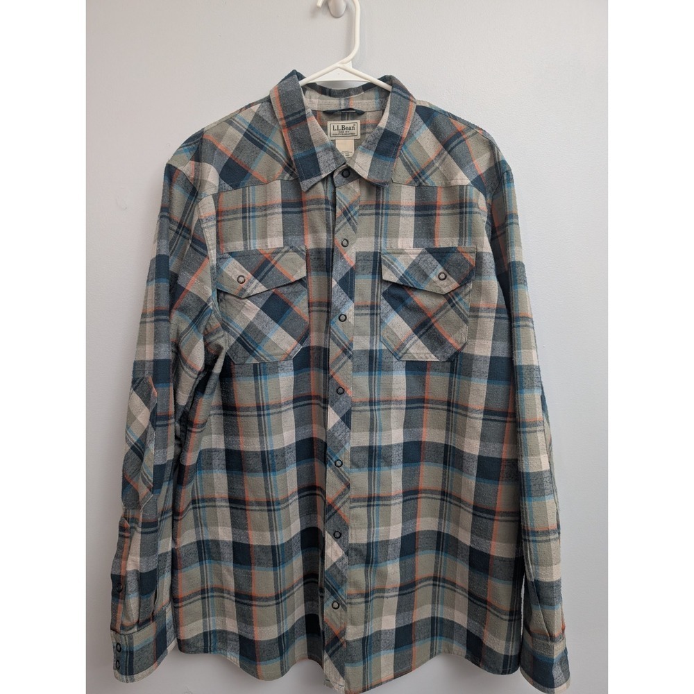 D6 Men's LL Bean Multi color Flannel Shirt - Large snap buttons